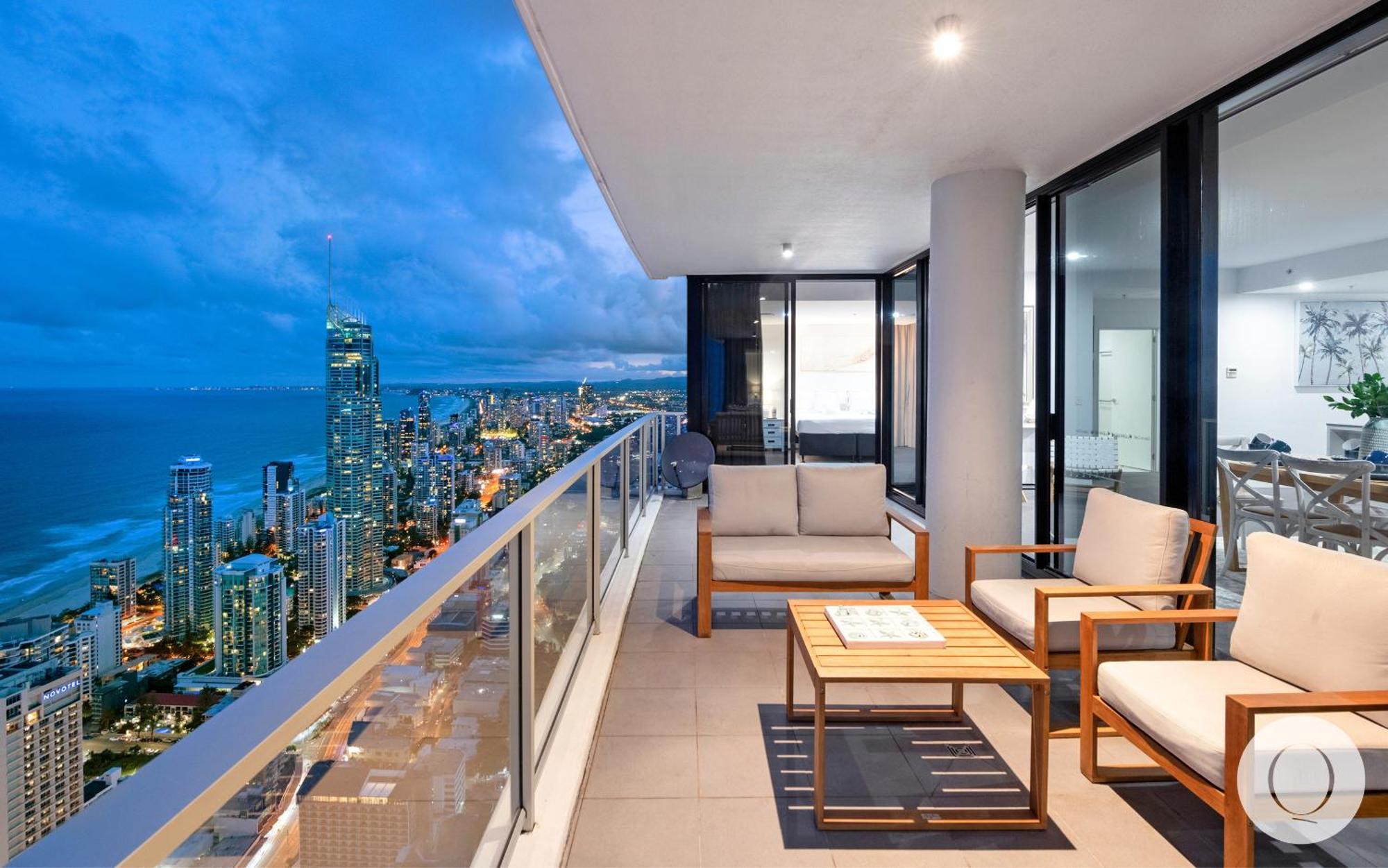 Apartment Circle On Cavill - Qstay