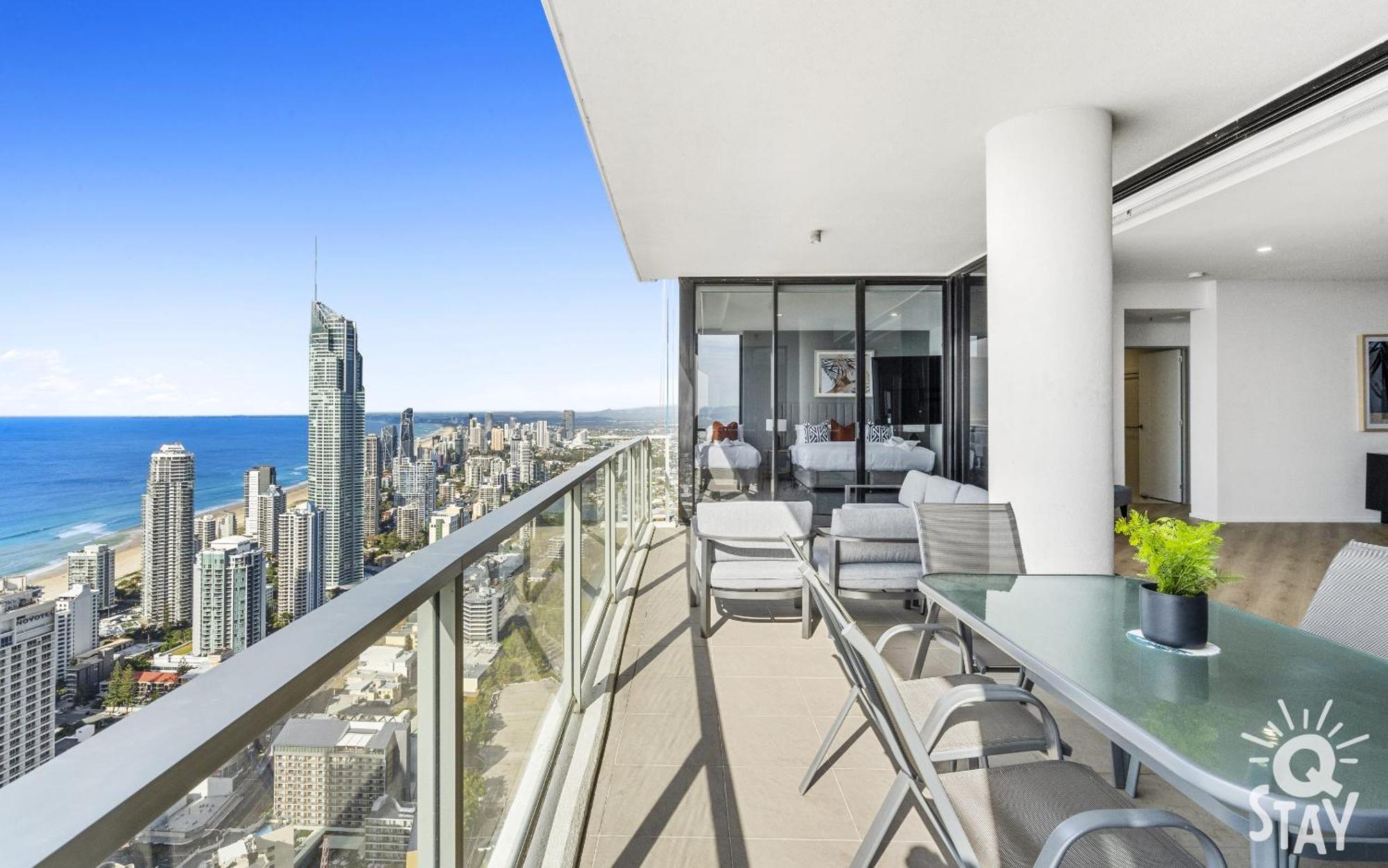 Circle On Cavill - Qstay Gold Coast