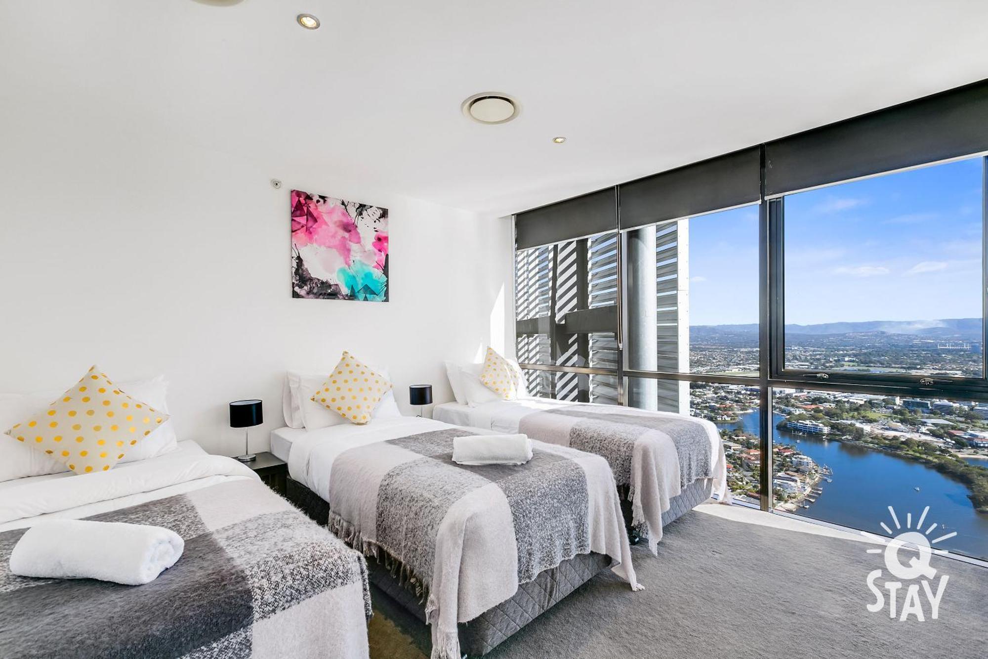 Circle On Cavill - Qstay Gold Coast