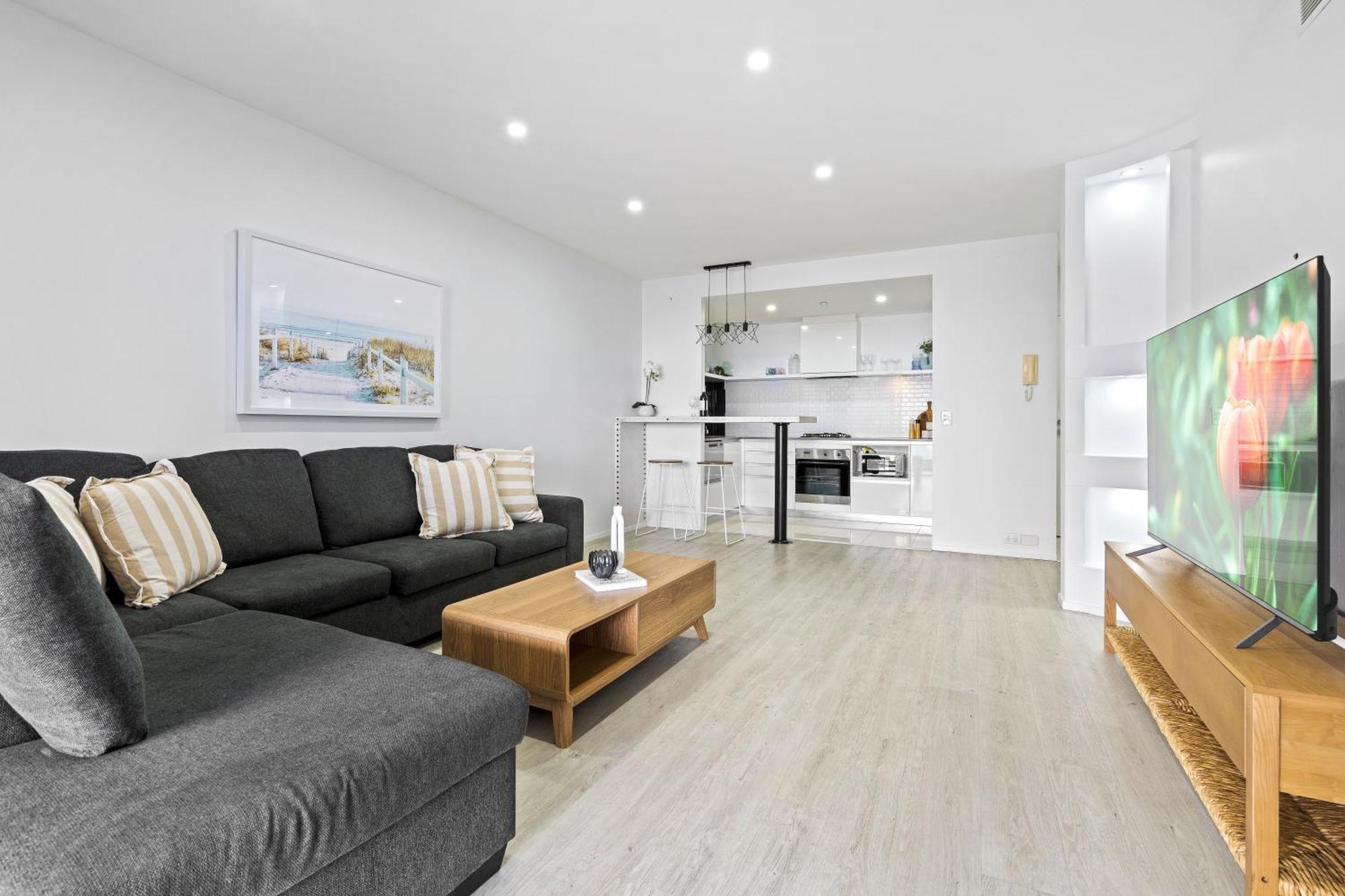 Circle On Cavill - Qstay Apartment *